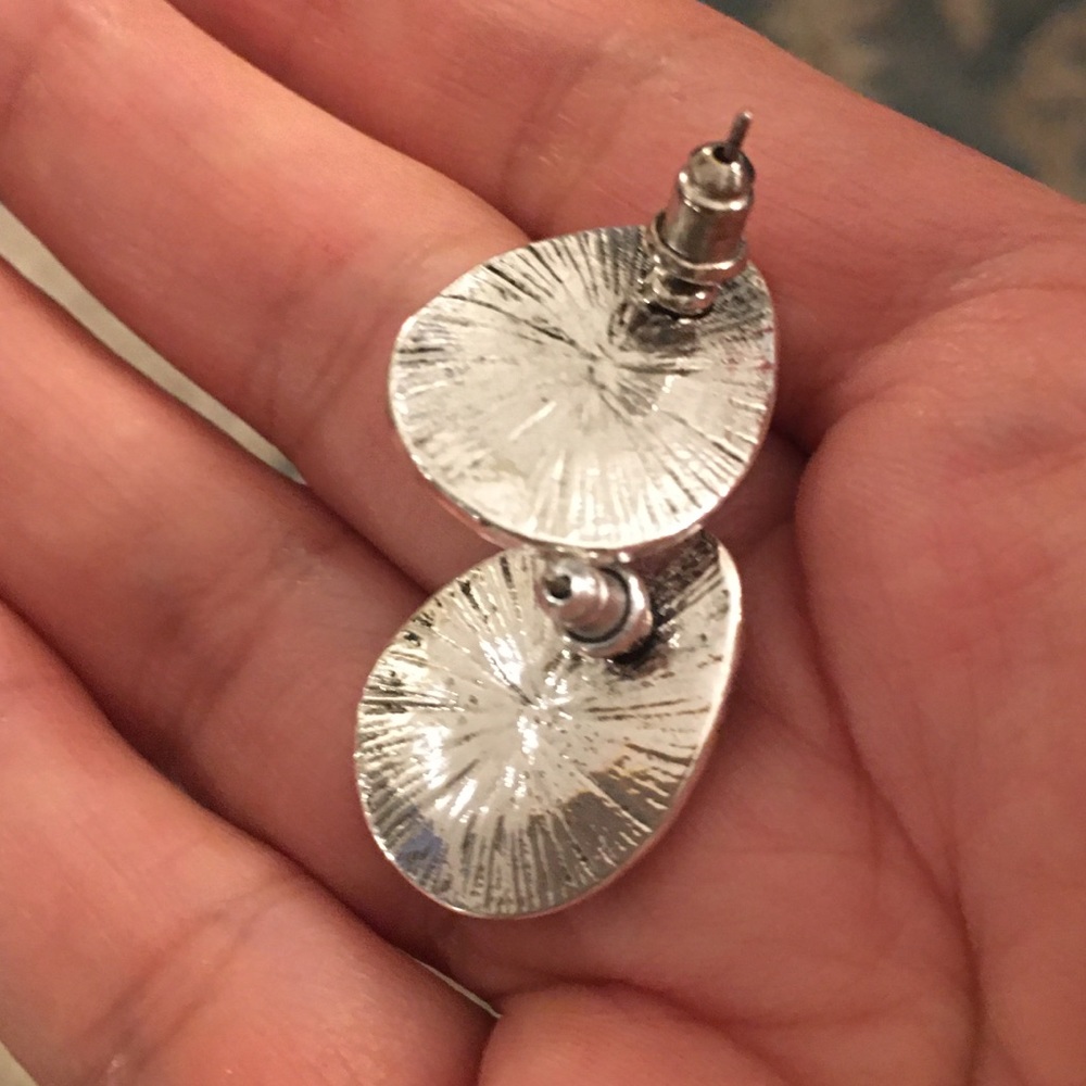 Natural rose quartz silver tone stud earrings - Picture 4 of 8